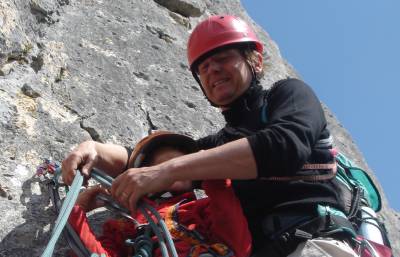 Beim Klettern mit dem Nachwuchs im Donautal.